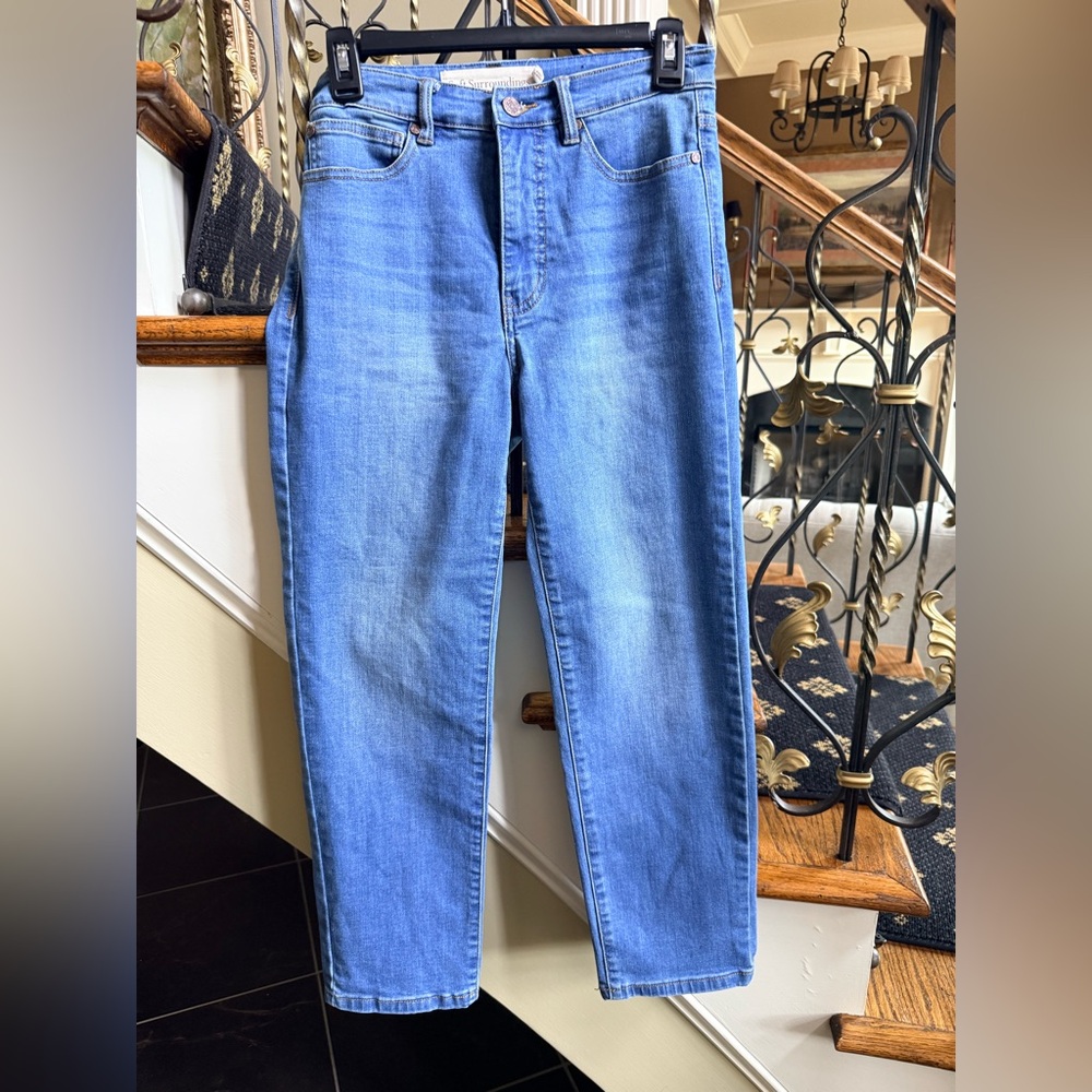 Soft Surroundings Ankle Jeans. EUC size 6 Waist 14”, rise 10 .5” inseam 24.5”
